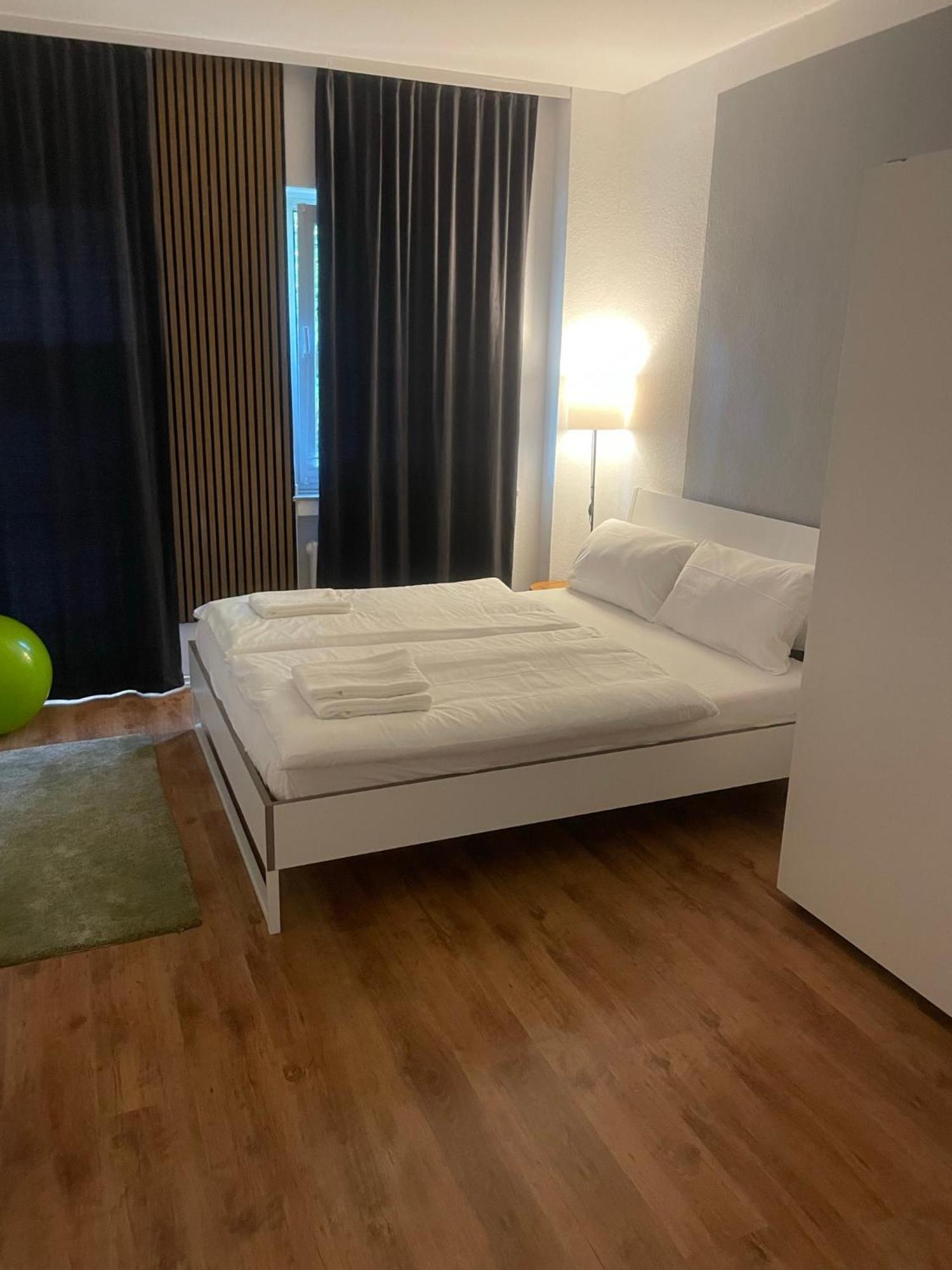 Koeln Wohnung 4 Min Naehe Von Hbf Und Dom Mit Garten ,Balkon & Office Buitenkant foto